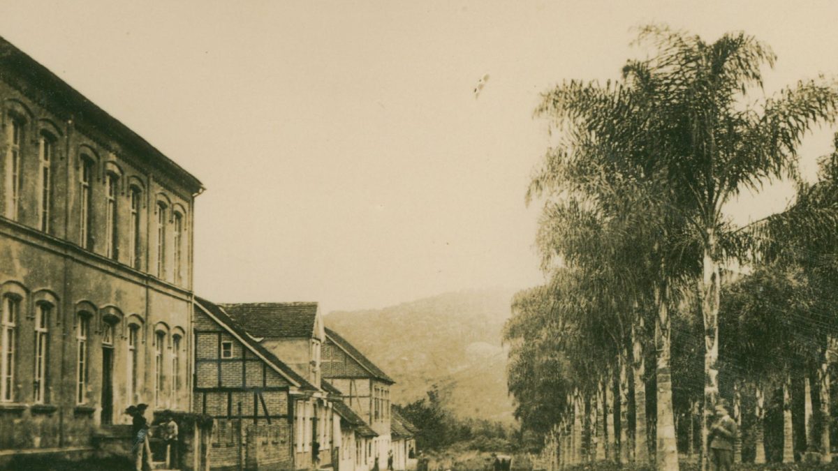 Fotos raras revelam casas enxaimel na Blumenau colonial